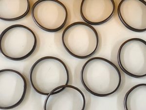 Filtro extrusor de caucho para el procesamiento de caucho duro